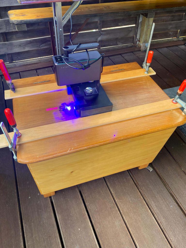 Laser Gravur für die Emil's Schatzkiste