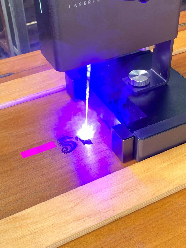 Laser Gravur für die Emil's Schatzkiste