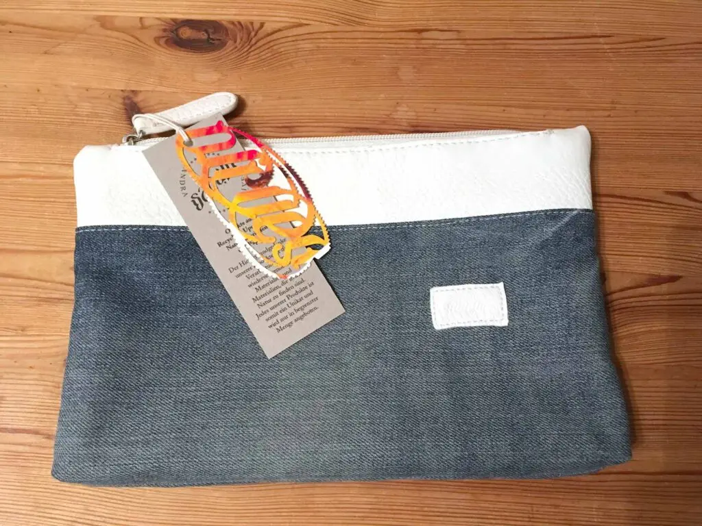 SandraOliver Produkt mir Markenbranding aus Recyclingpapier