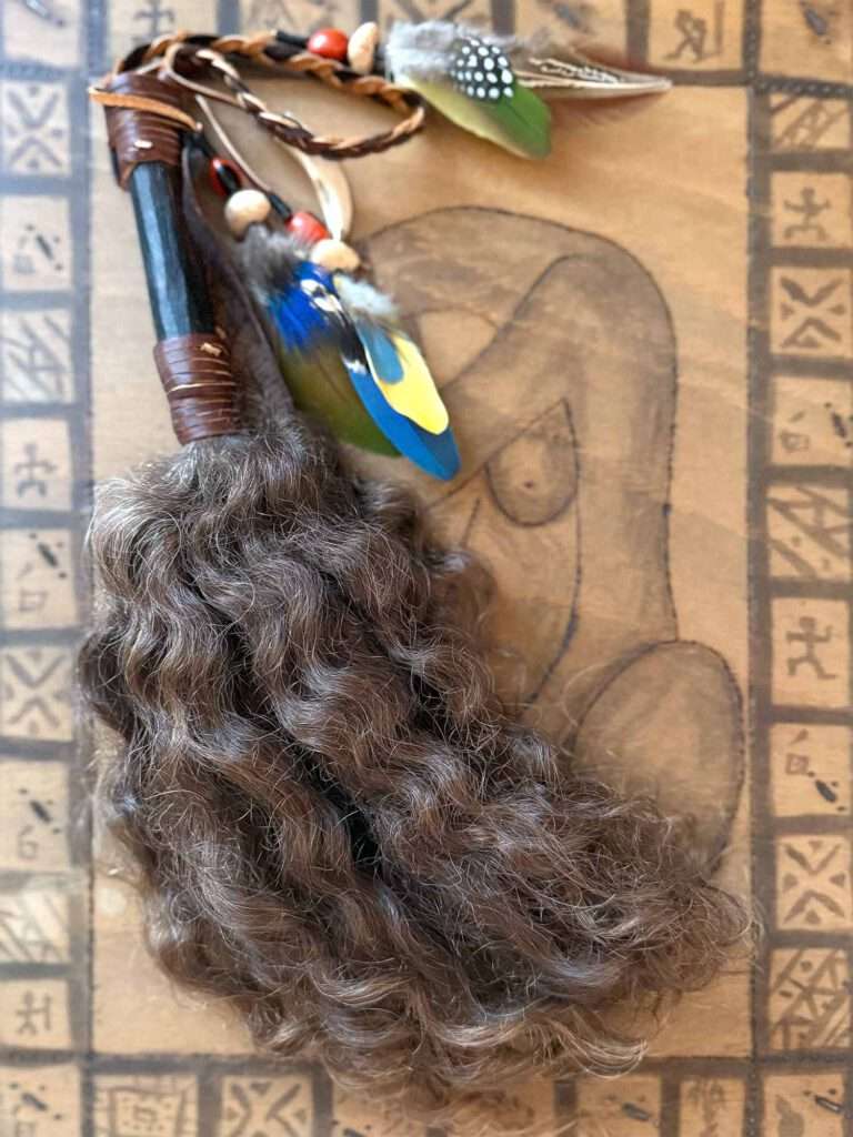 Ethno-Fliegenklatschen aus Haar