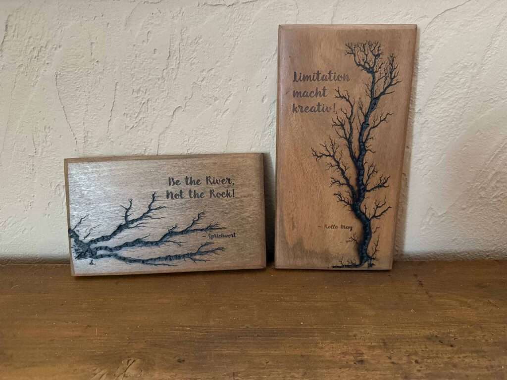 Fertige Lichtenberg Holzbretter mit Sprüchen