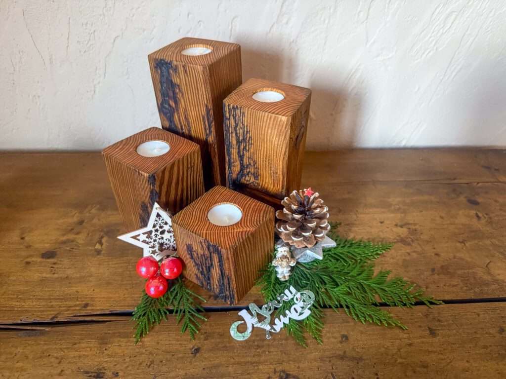 Aus alten Weihnachtskarten entstehen neue Papieranhänger