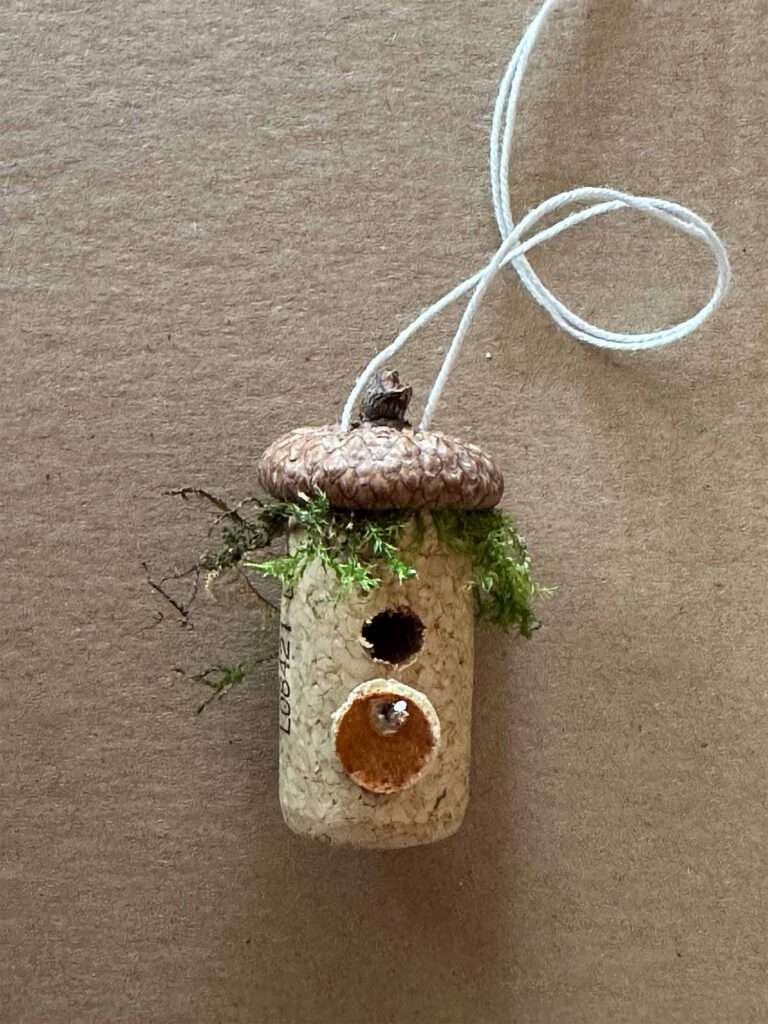 Vogelhäuschen aus Naturmaterialien