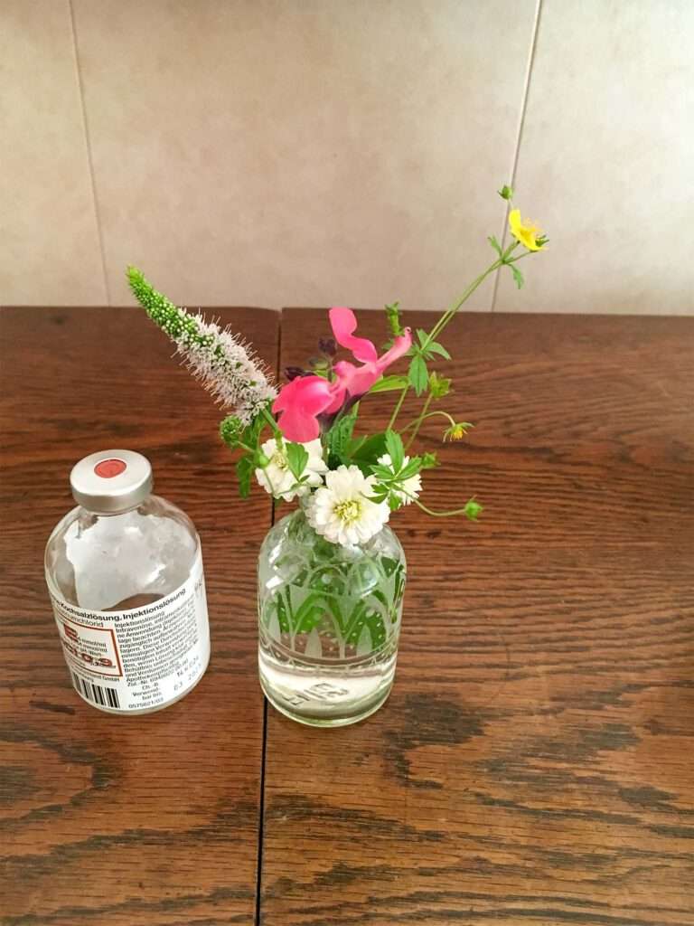 Infusionsflaschen Upcycling: Meine persönliche Geschichte voller Kraft