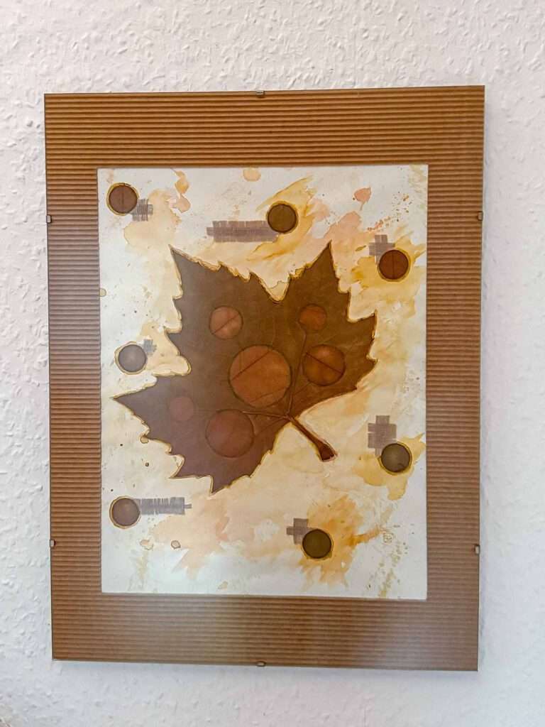 Kreative Ideen mit Herbstblätternund  Stoff: Wandbild