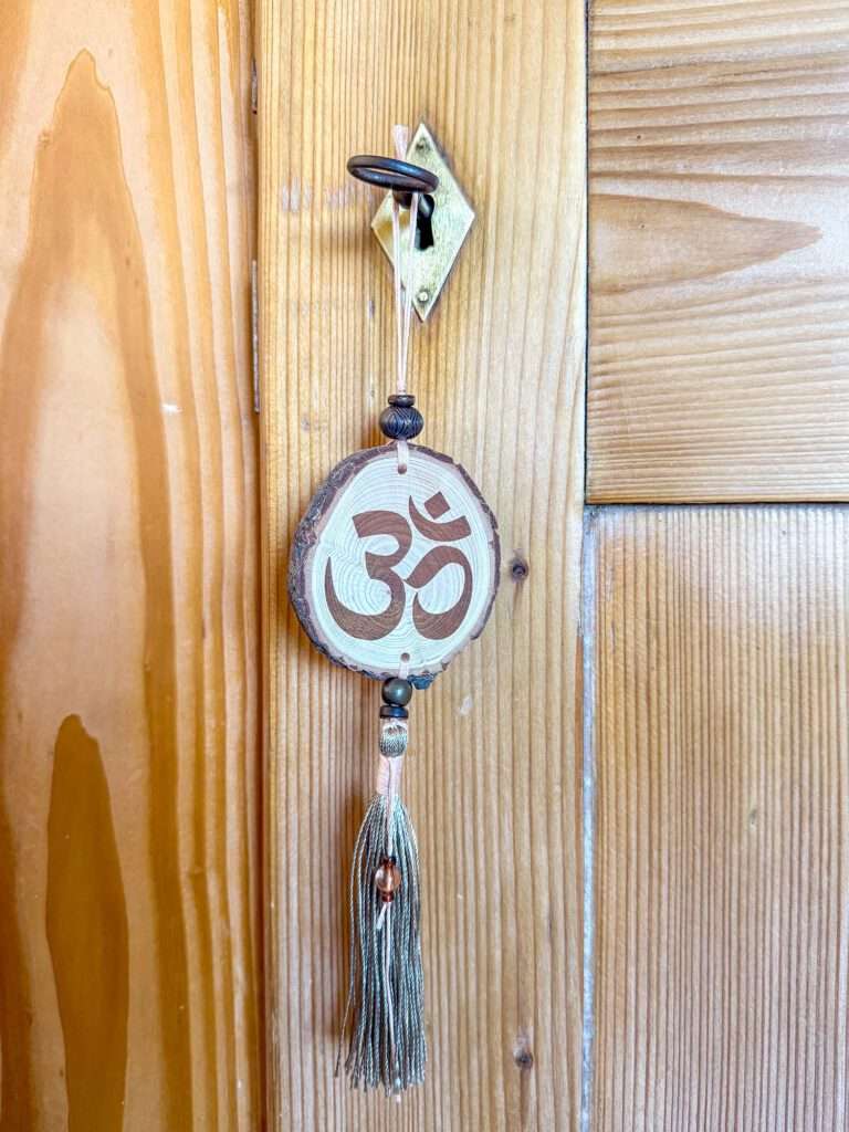 Duftspender aus Holzscheiben und Quasten: natürliches, Rustikal, spirituelles oder Wellness-Accessoire