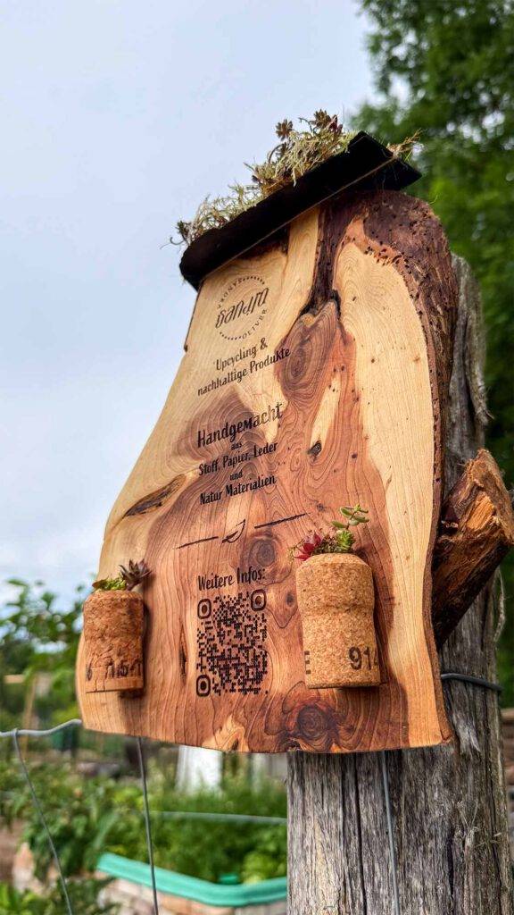 Holzschild selber machen — nachhaltiges Upcycling Projekt für den Garten